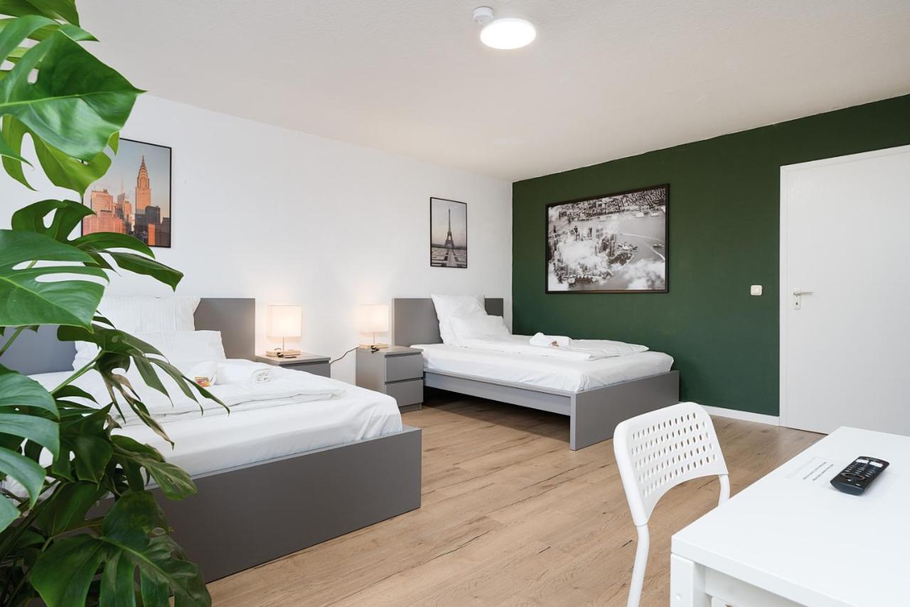 Einfach Aber Sehr Komfortabel - Wohnung Fuer 6 Personen - 2Xwc - Grupen, Messe, Monteure, Studenten - Voll Ausgestattet - 6 Betten 140X200Cm Hochwertig, 3 Smart-Tv 55 Zoll Netflix, 1000 Mbit Wlan, Voll Ausgestattete Kueche 뒤스부르크 외부 사진