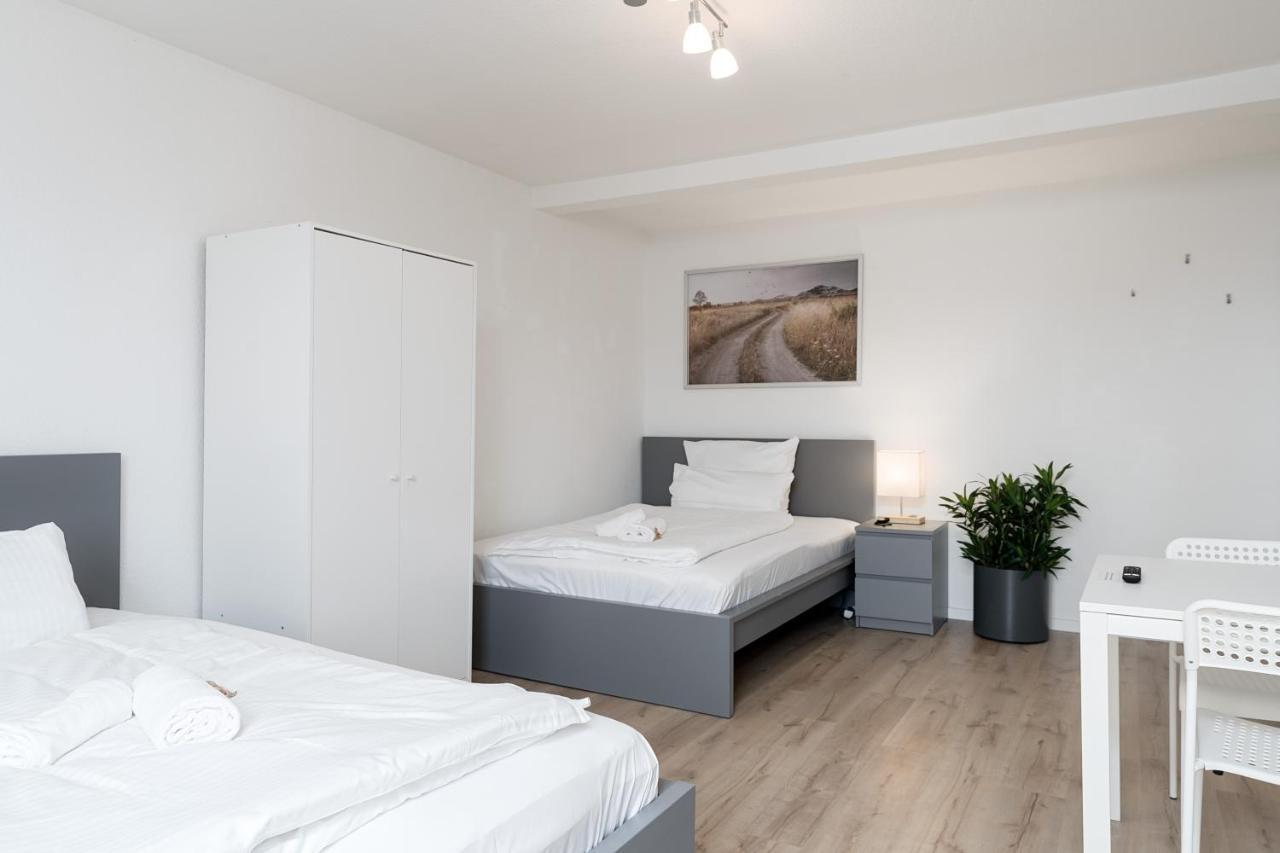 Einfach Aber Sehr Komfortabel - Wohnung Fuer 6 Personen - 2Xwc - Grupen, Messe, Monteure, Studenten - Voll Ausgestattet - 6 Betten 140X200Cm Hochwertig, 3 Smart-Tv 55 Zoll Netflix, 1000 Mbit Wlan, Voll Ausgestattete Kueche 뒤스부르크 외부 사진